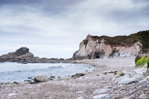 多岩石的海灘, 天性, 岩石海岸 的 免費圖庫相片
