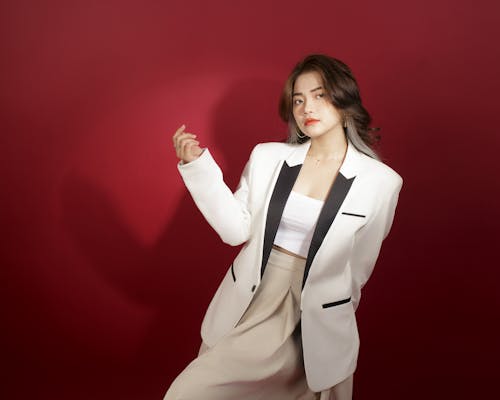 Gratis stockfoto met Aziatische vrouw, blazer, elegant