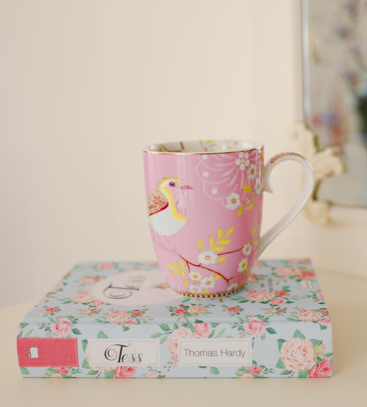 Mug On A Book Title Tess By Thomas Hardy