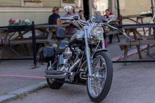 Fotobanka s bezplatnými fotkami na tému bicykel, chodník, Harley Davidson