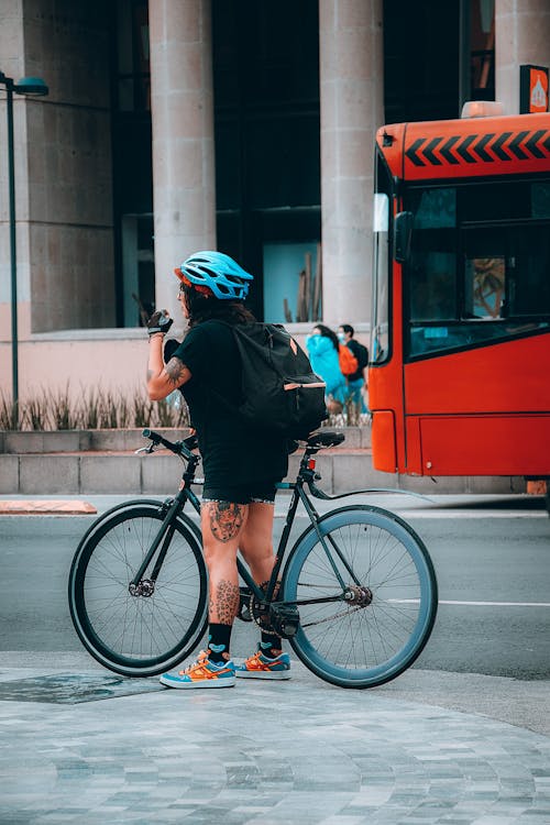 Kostnadsfri bild av cykeltur, hjälm, person