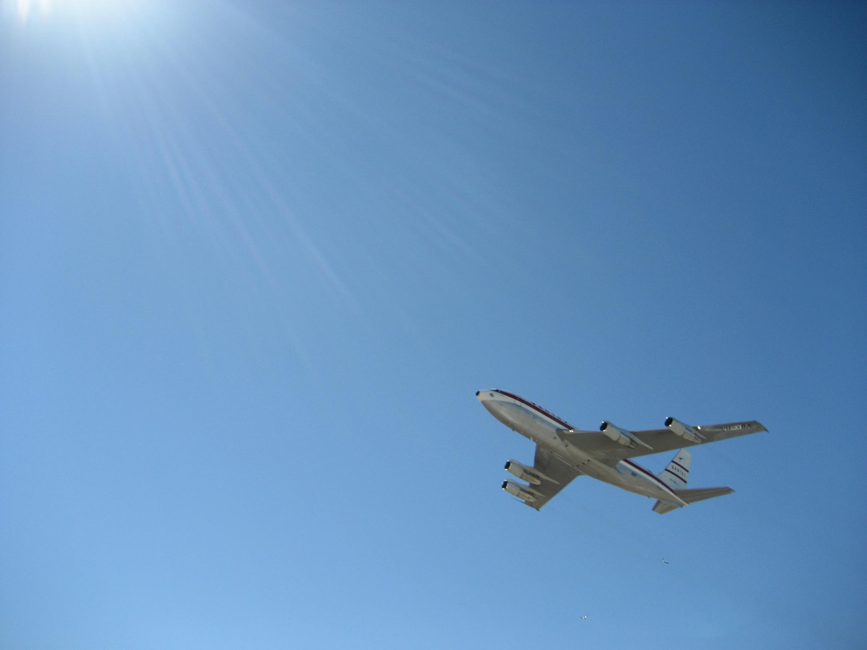 空 青空 飛行機の無料の写真素材