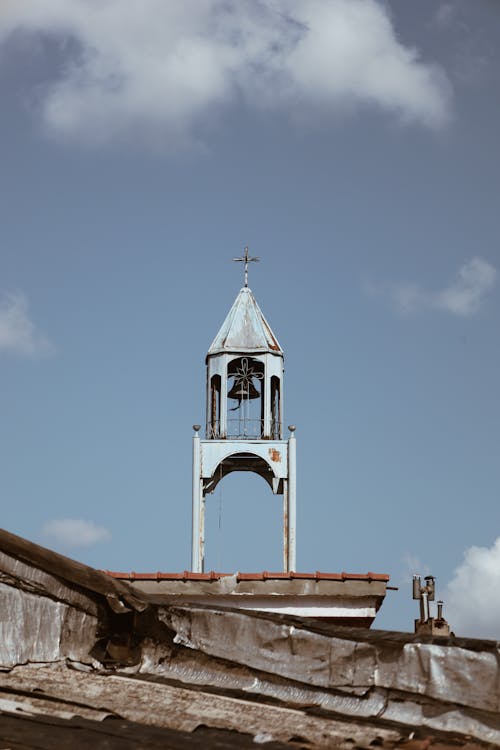 Безкоштовне стокове фото на тему «campanile, блакитне небо, вертикальні постріл»
