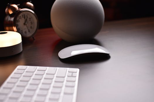 Desktop computer with wireless keyboard mouse