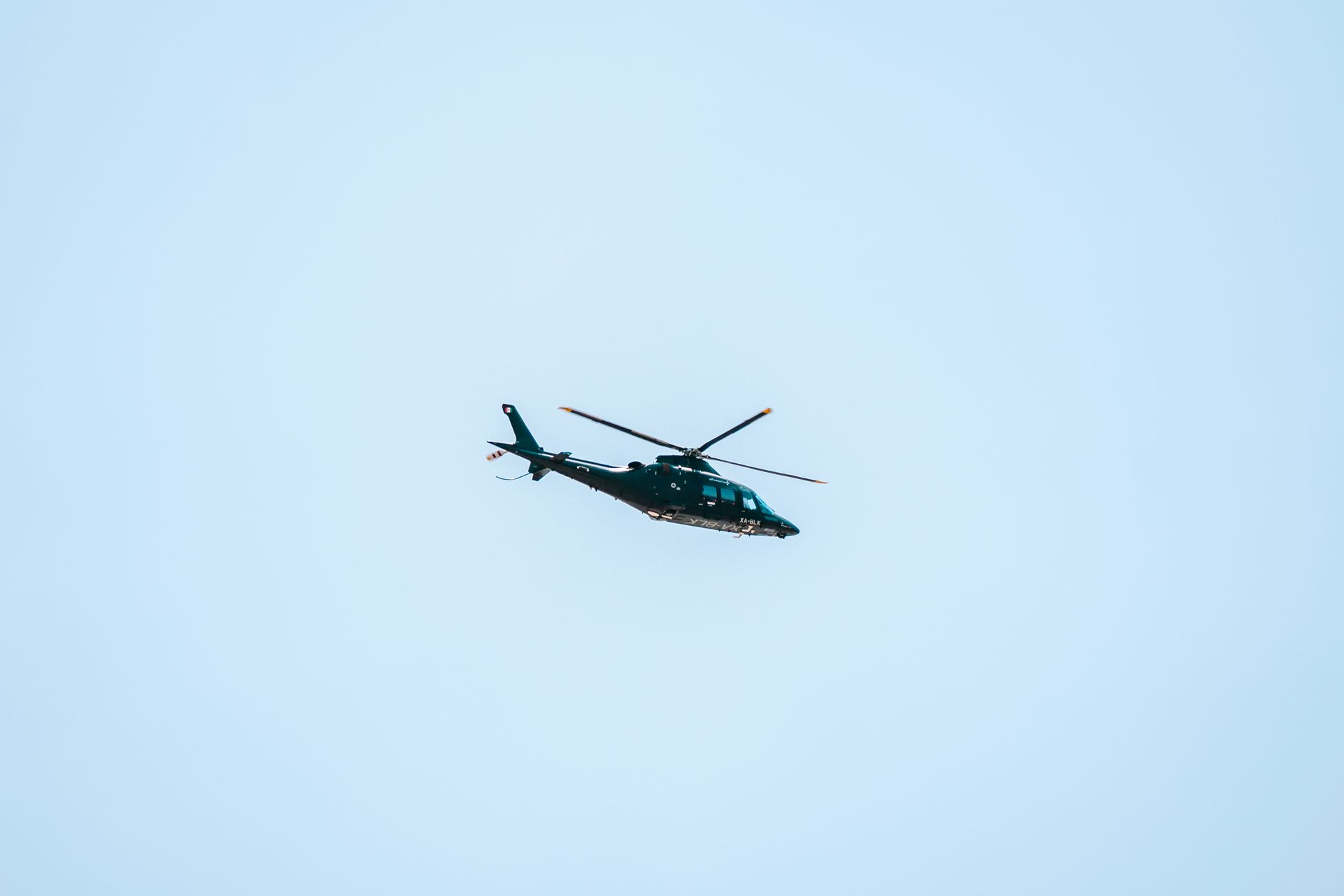 Britse marinehelikopter stort neer in Devon