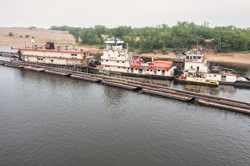 Kostenloses Stock Foto zu boote, fluss, logistik