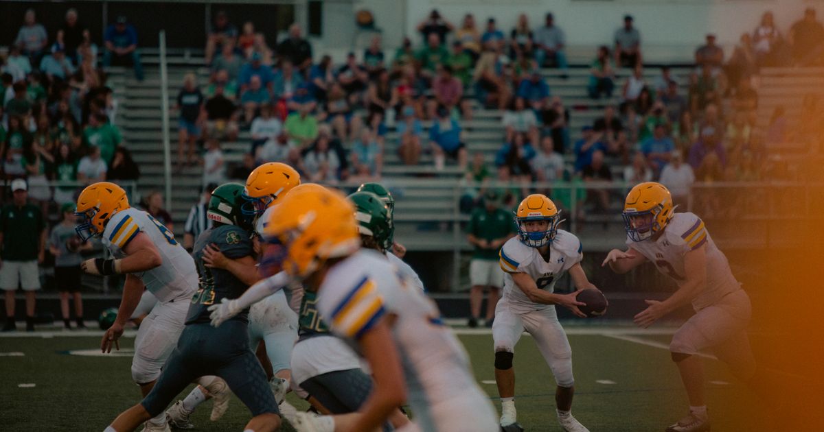Ewers, Texas Hold Off Oregon 34-30
