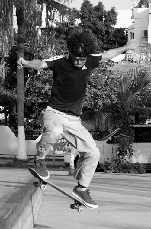 Skateboarder doing Skate Tricks