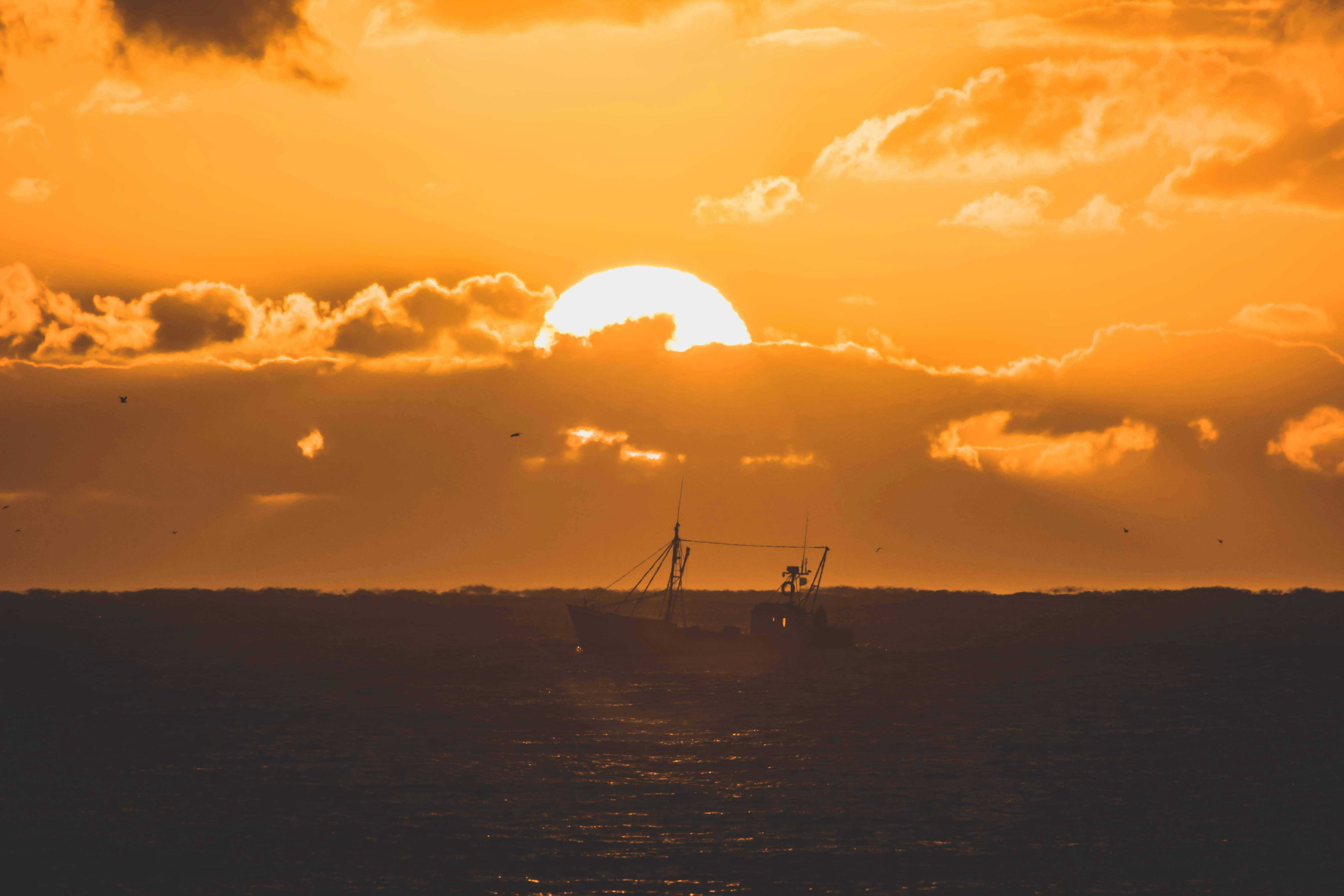 two-boats-on-the-sea-free-stock-photo