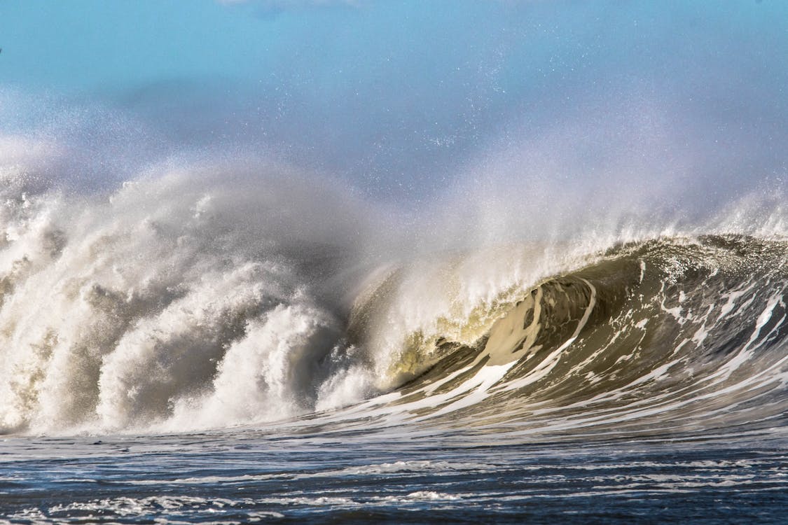 Ocean Waves Crashing on Shore