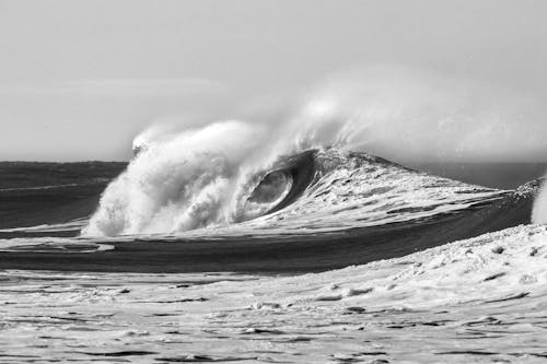 Photo of an Ocean Waves 