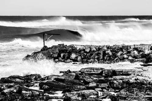 Foto d'estoc gratuïta de blanc i negre, costa oceànica, monocrom