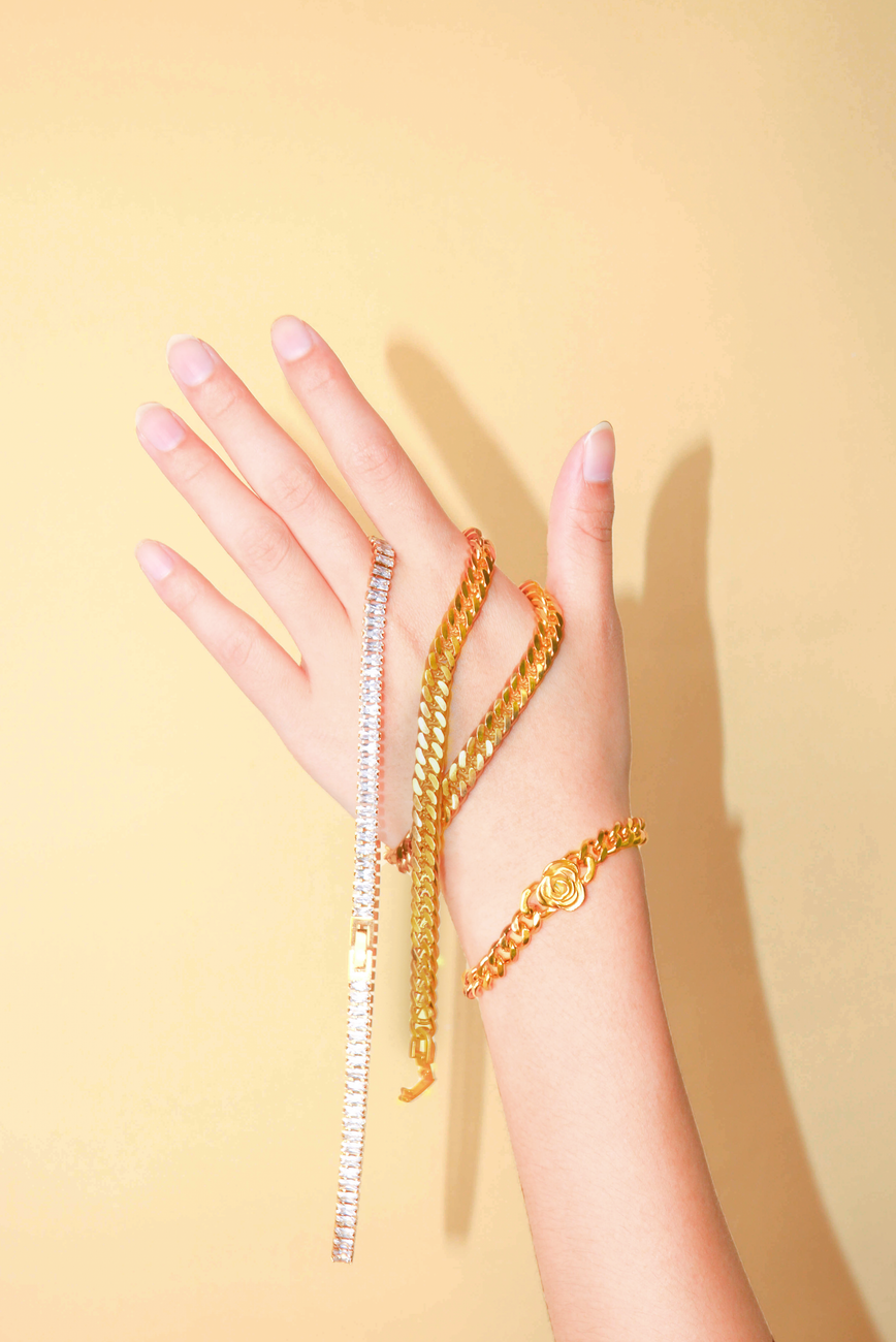 High Quality Image Featuring Hand Adorned Elegant