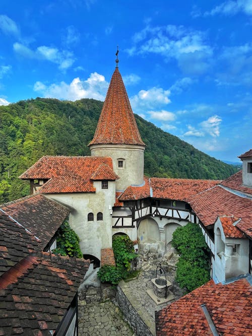 Základová fotografie zdarma na téma architektura, exteriér, hora