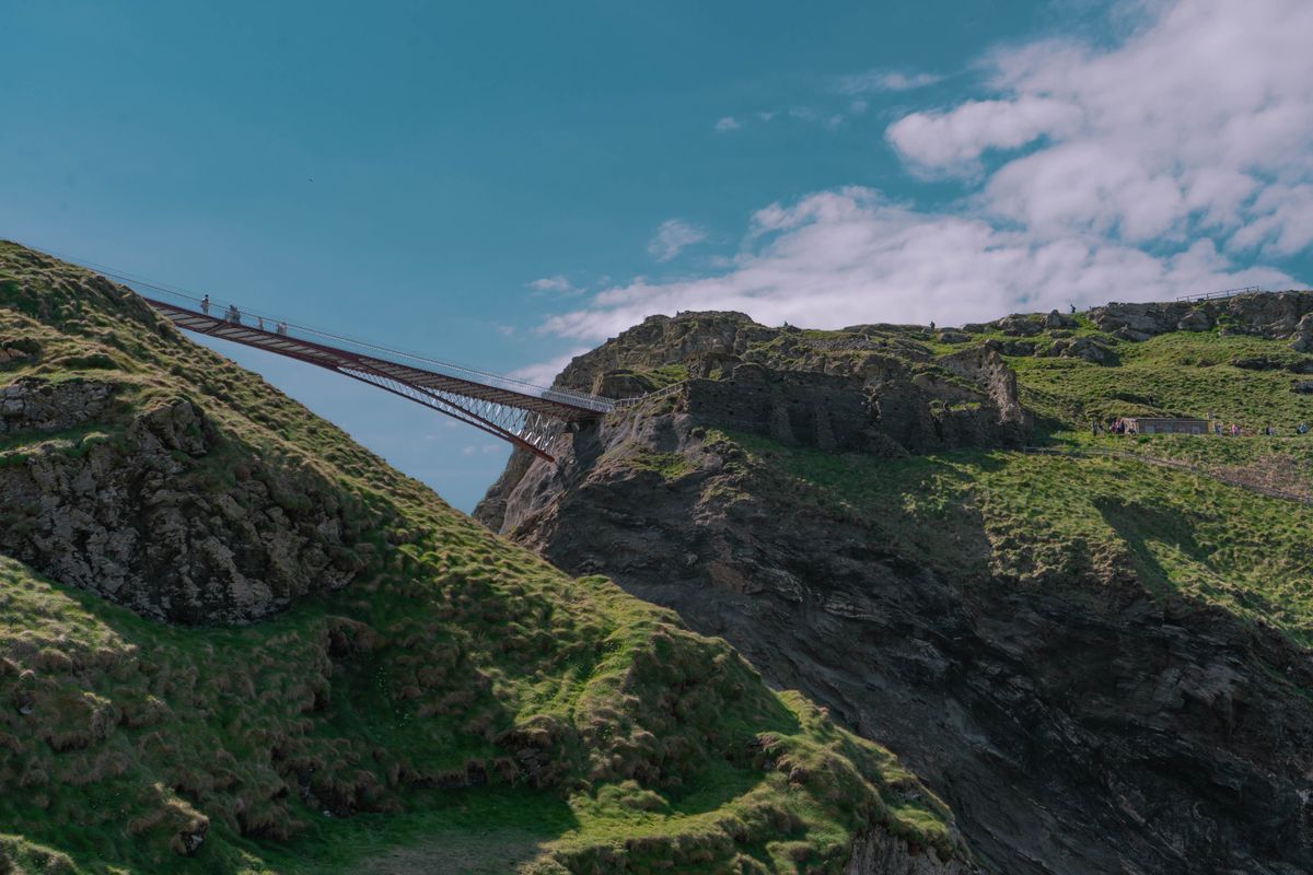 Podul pietonal de la castelul Tintagel, Anglia