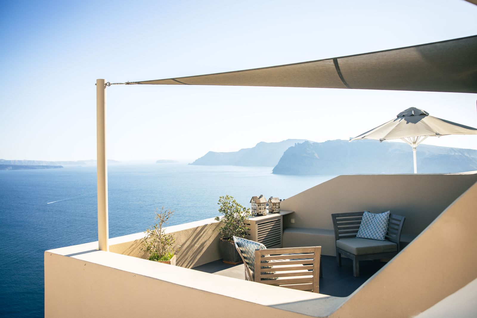 Shade-sail terrace, Caldera Quiet