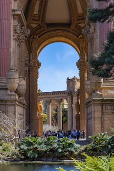 Explore the impressive architecture of the Palace of Fine Arts in San Francisco, California.