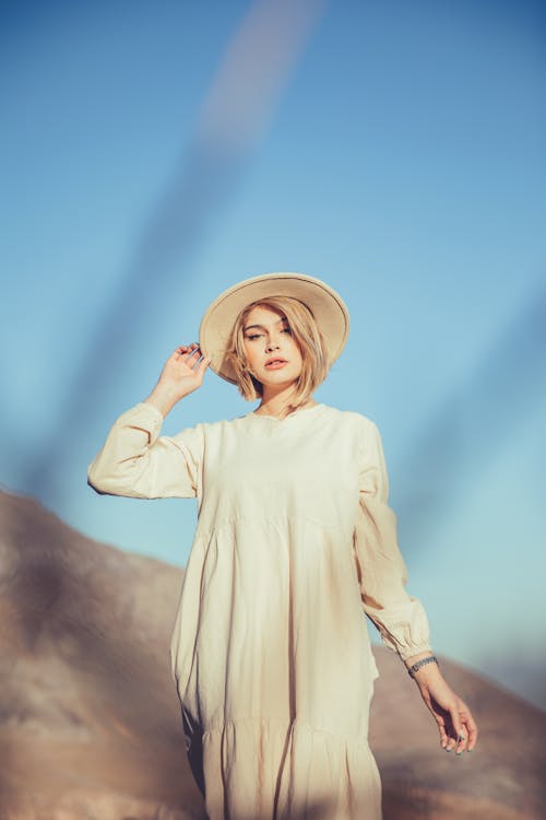 Free Photo  Elegant beautiful woman sitting in vintage cafe in