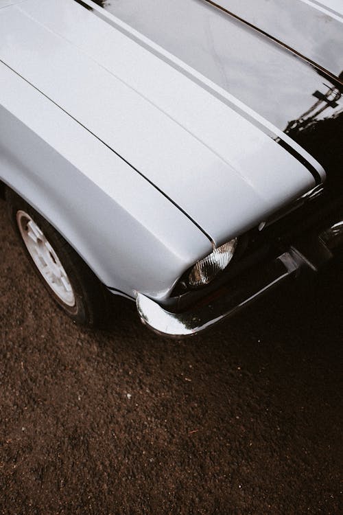 Free Headlamp of Vintage Car Stock Photo