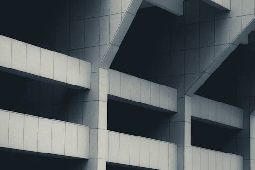 现代建筑立面以抽象方式展示了几何设计和图案