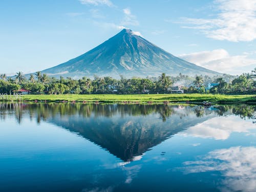Planning a Trip? Here’s the Scoop on Philippines Volcano Risks