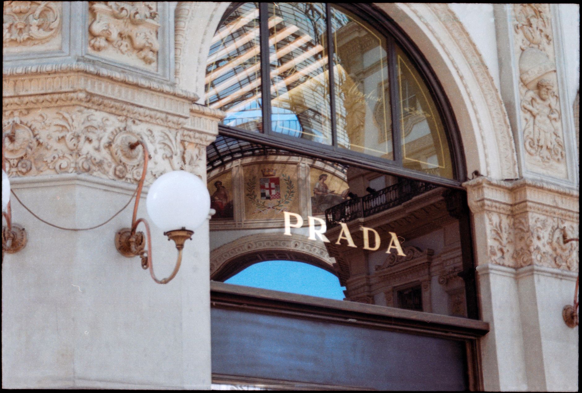 PRADA の店舗