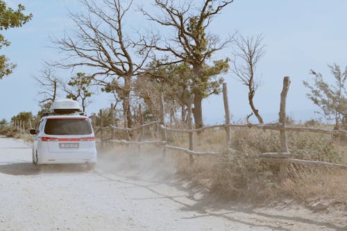 Photos gratuites de chemin de terre, non pavé, SUV