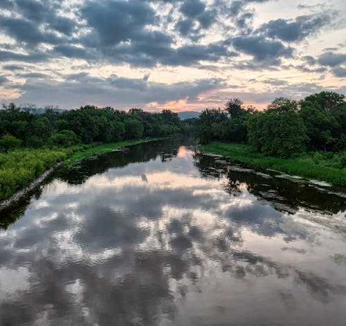 Gratis stockfoto met bewolkte lucht, buiten, groen veld