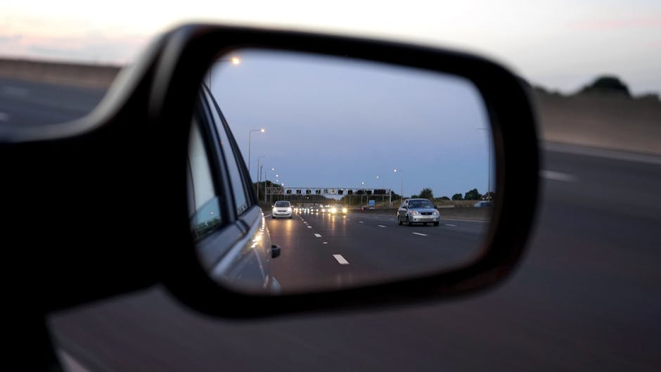 adjusting car mirrors - how to improve visibility while driving