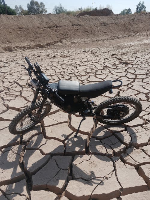 arazi motosikleti, balçık, çatlaklar içeren Ücretsiz stok fotoğraf