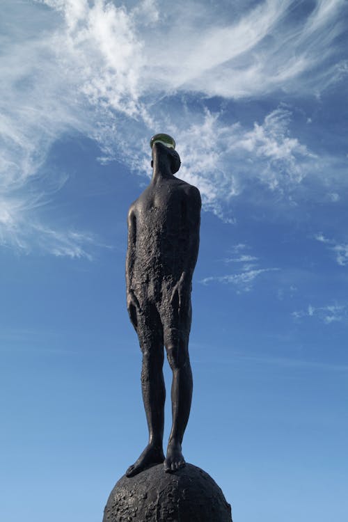 Fotos de stock gratuitas de cielo azul, escultura de lluvia, estatua