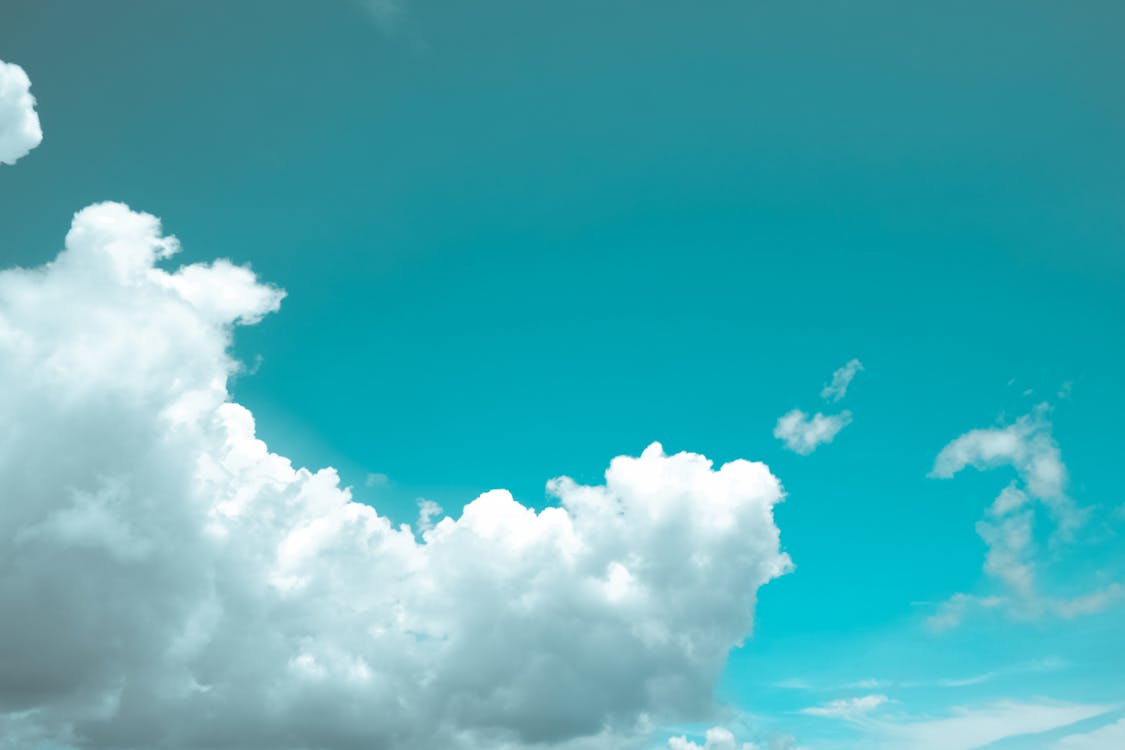 бесплатная Белое Облачное Голубое Небо Стоковое фото
