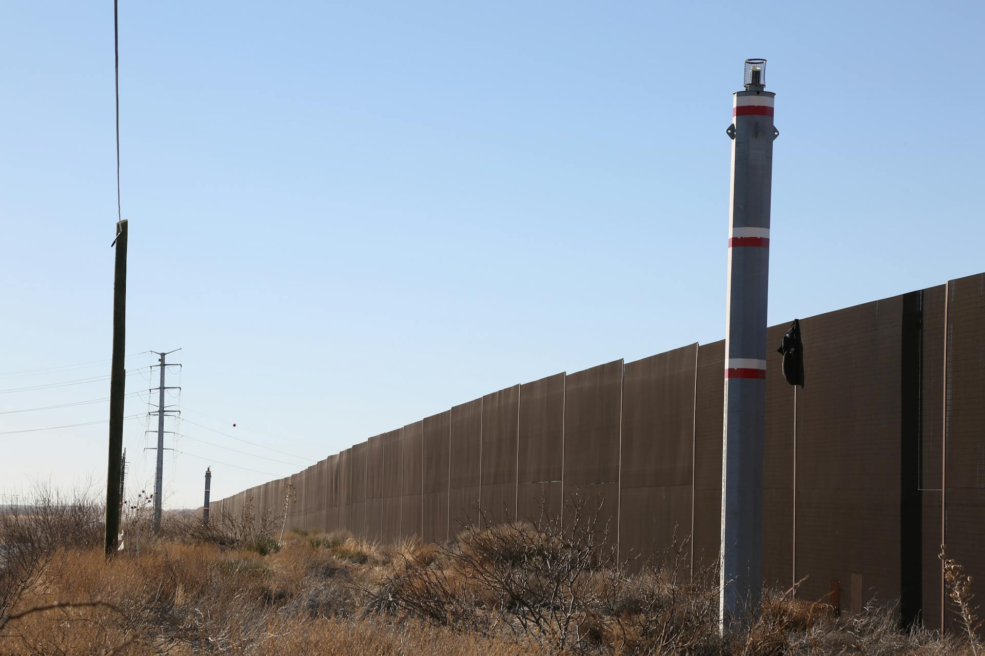 Fence along Border