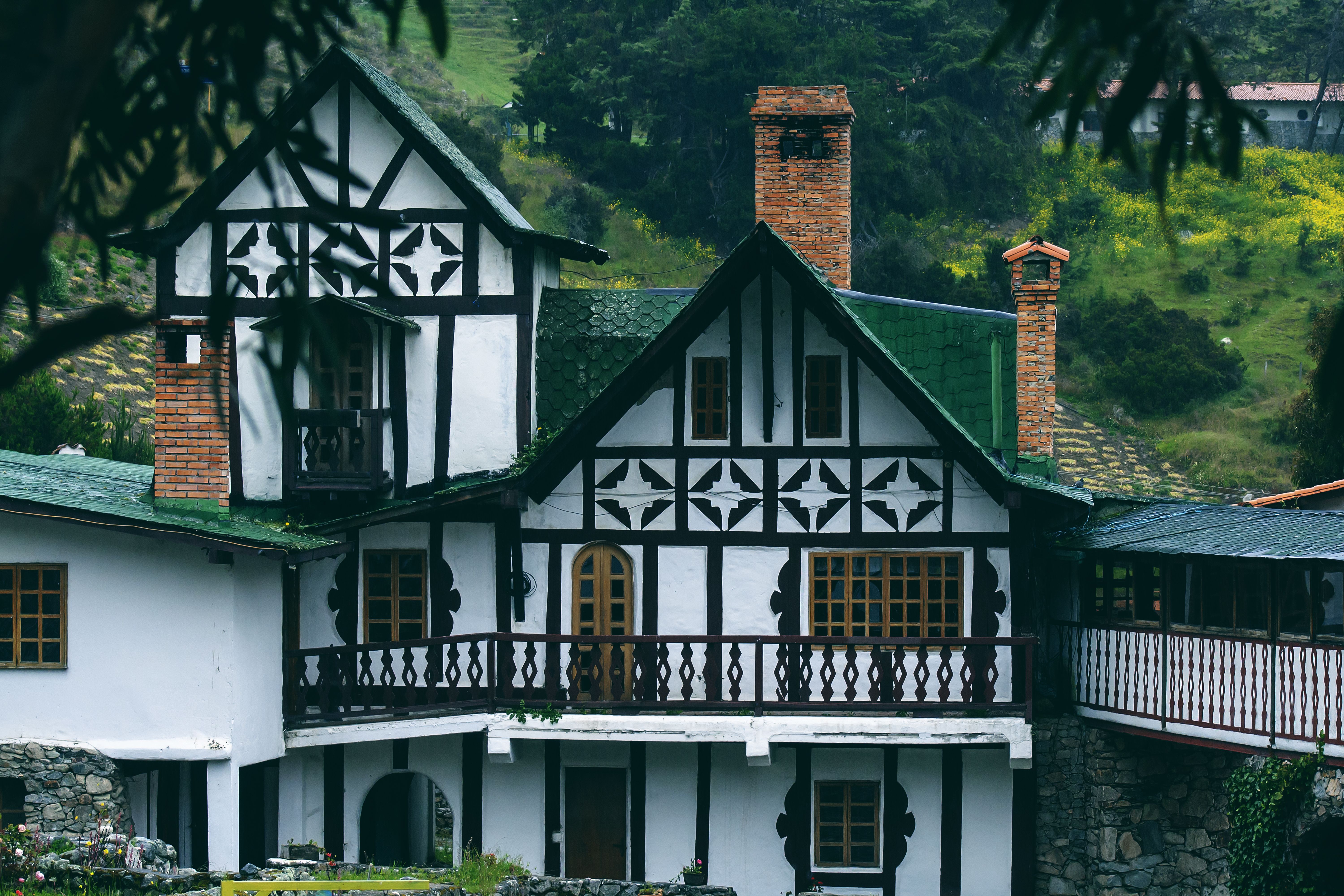 Facade of White and Brown House · Free Stock Photo
