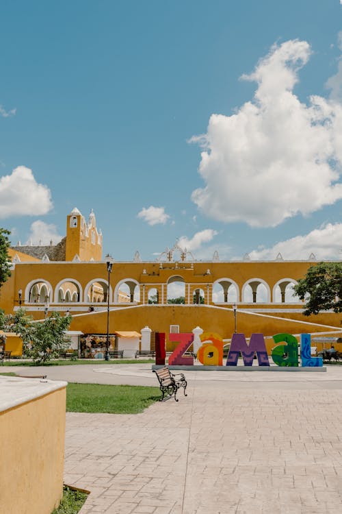 Gratis lagerfoto af blå himmel, central park, letras izamal