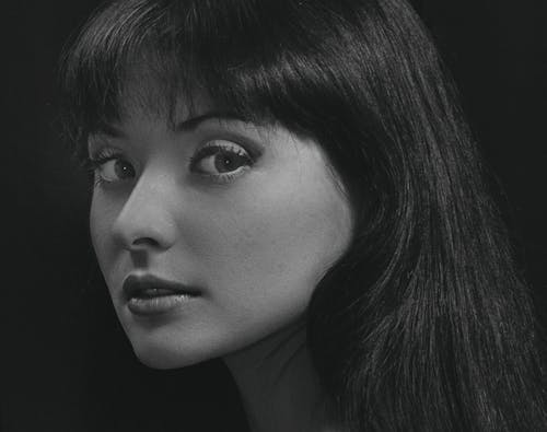 Free Grayscale Photo of the Face of a Beautiful Woman Stock Photo