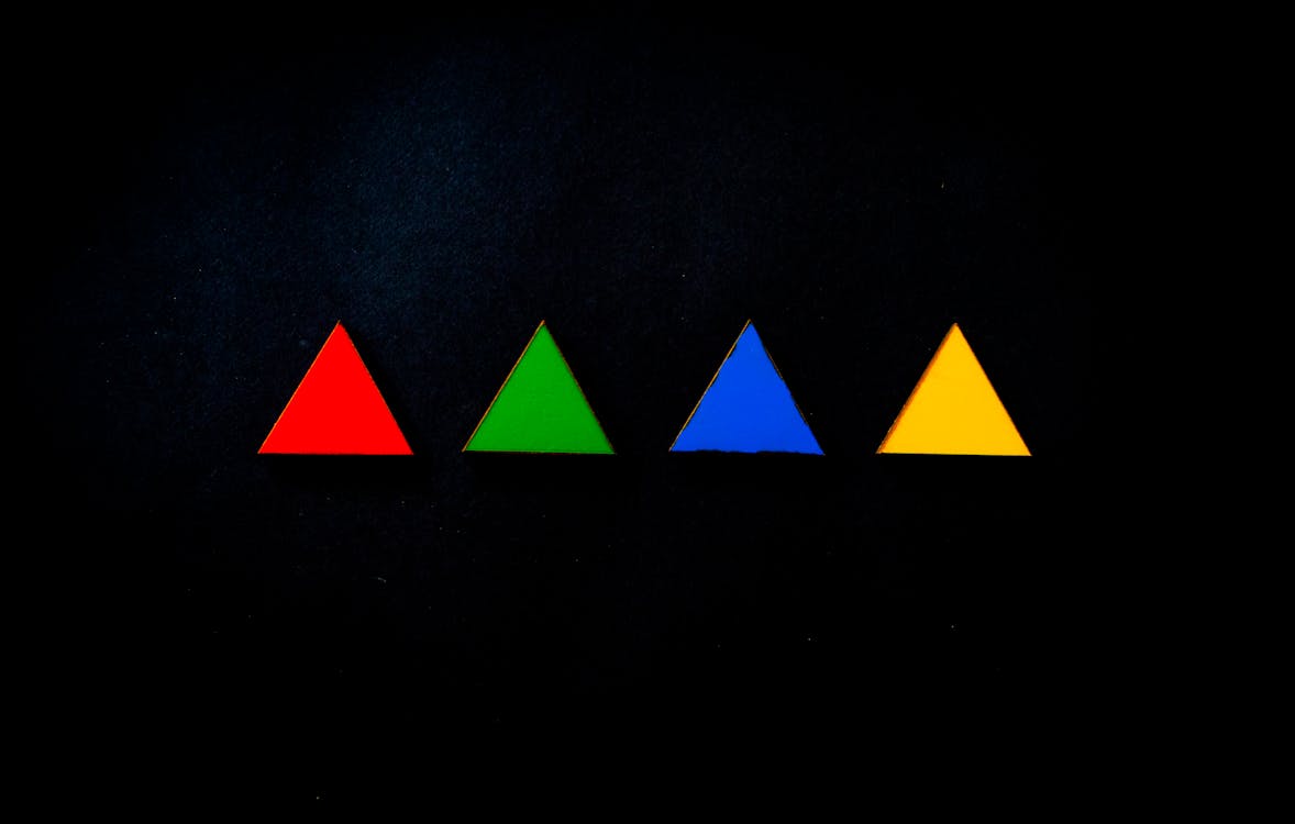 4 coloured triangles