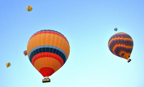 คลังภาพถ่ายฟรี ของ ท้องฟ้าสีคราม, บอลลูนลมร้อน, เครื่องบิน