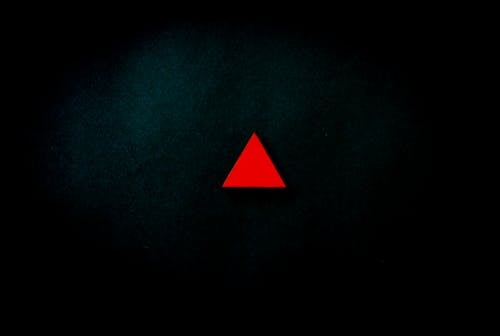 赤い三角形