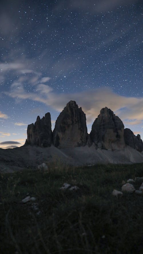 Fotobanka s bezplatnými fotkami na tému Dolomity, hory, hviezdičkové pole