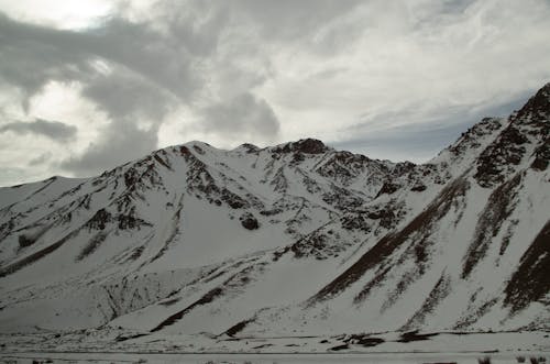 Foto d'estoc gratuïta de andes, bella naturalesa, dia ennuvolat