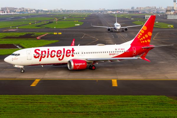 Flight - DXB to PNQ - Spicejet