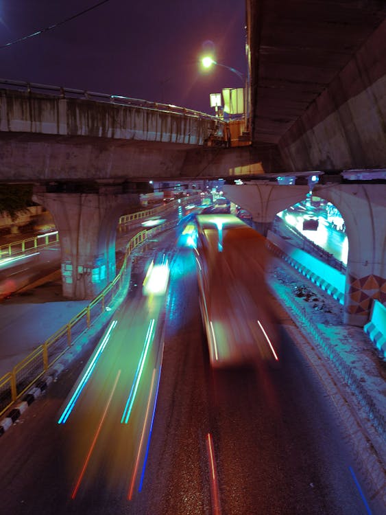 akşam, arabalar, bulanıklık içeren Ücretsiz stok fotoğraf