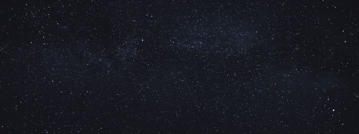 Cielo nocturno lleno de estrellas
