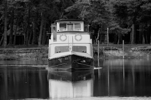 Gratis Immagine gratuita di barca, bianco e nero, monocromatico Foto a disposizione