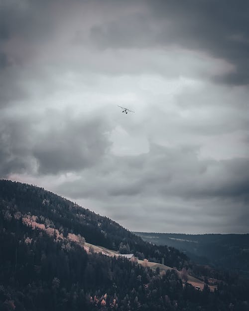Plane Over Hills