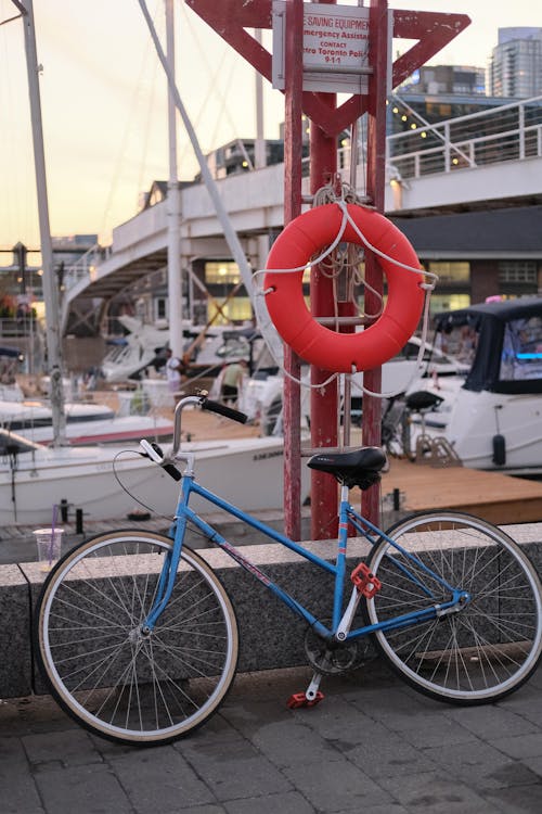 Fotobanka s bezplatnými fotkami na tému bicykel, záchranné koleso, zvislý záber