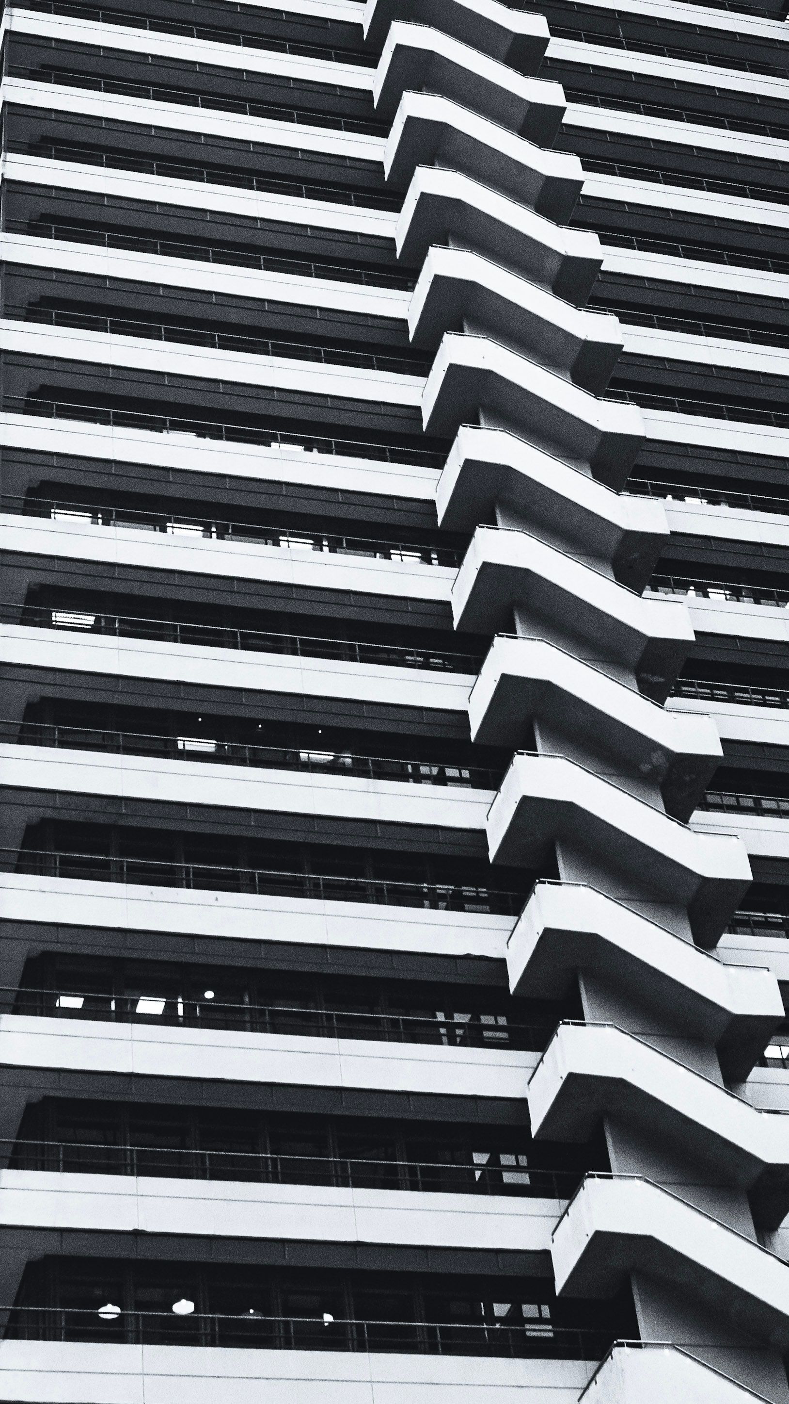 Low Angle Shot of a High-rise Building · Free Stock Photo