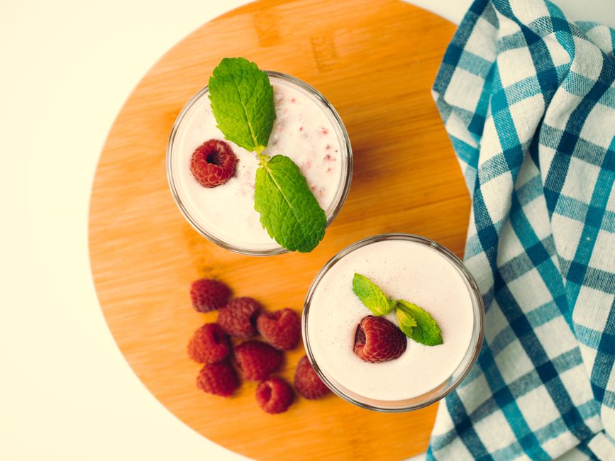Észt kama – a balti szuperfood ősi titka – kefir smoothie with berries healthy breakfast