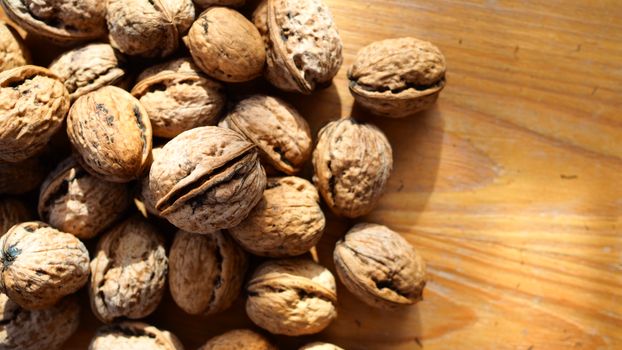 walnut nuts brown dye